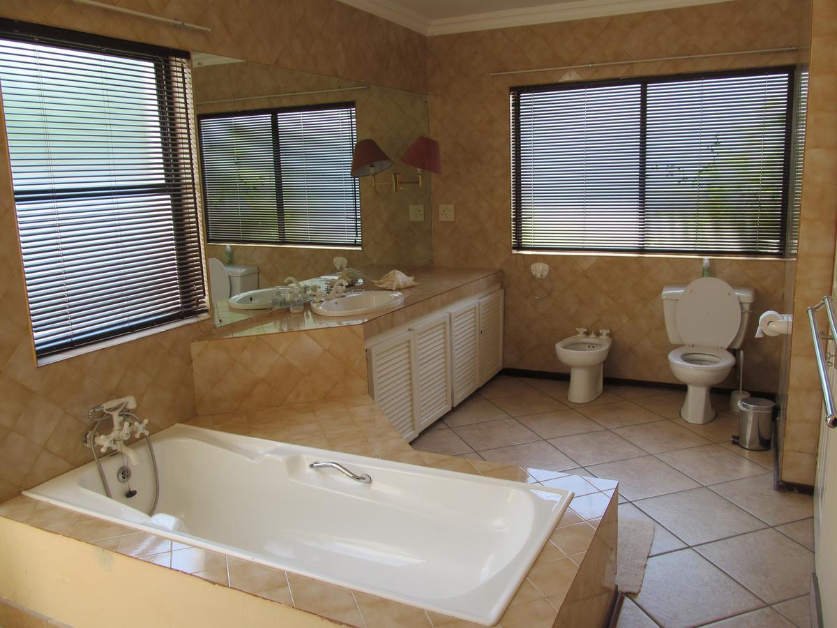 Bettie'S Luxury Lodge Kroonstad Habitación foto